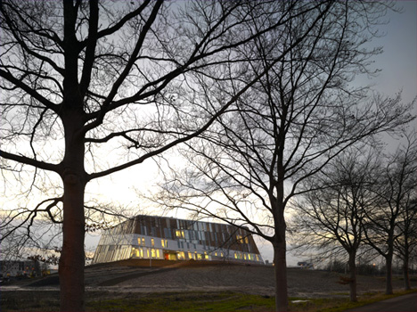 Erick van Egeraat设计的新梅佐学院