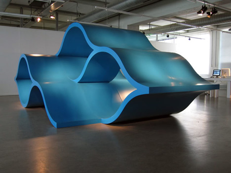 安德烈亚斯·安杰利达基斯(Andreas Angelidakis)设计的蓝色波浪临时生活