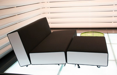 Kartell Pol沙发由Ronan & Erwan Bouroullec设计
