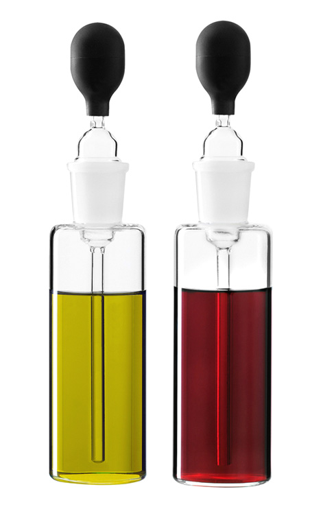 由Camilla Kropp设计的移液瓶、醋和油桌套装