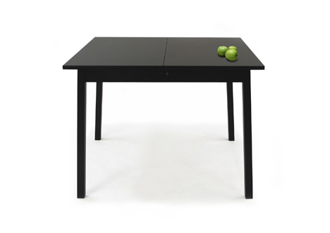 由Cecilia Olsson设计的Stella可伸缩变形桌子