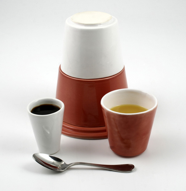 Pierre Lescop设计的陶瓷早餐套装