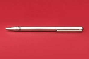 KRMA EVO Pen是由相同的5级钛用于飞机引擎
