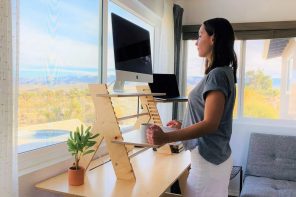 这款符合人体工程学的平板电脑支架，将你的设置变成站立式办公桌，是2021年的必备!