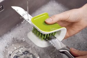 厨房清洁用具，清洁你的烹饪实验比任何家庭清洁技巧更好!