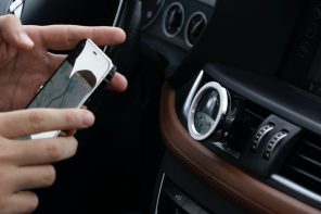 这款Magsafe Car Mount为您的iPhone 12也可以加倍作为汽车的空气清新剂