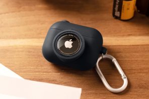 Elago的新Airpods Pro案例形状像相机一样，并在其“相机镜头”中持有Apple Airtag