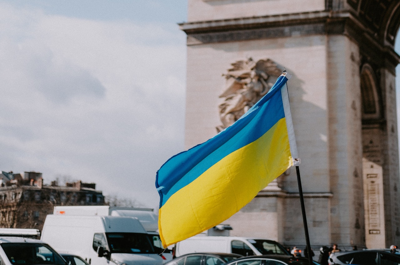 乌克兰国旗照片由Mathias P.R. Reding从Pexels拍摄