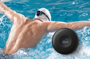 独特的骨传导可穿戴设备可以让游泳者在水下听音乐和播客