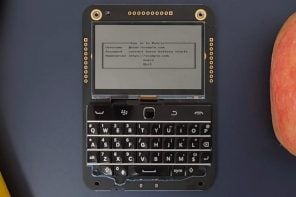 Beepberry是一个通讯工具,限制智能手机成瘾而看上去像一个复古的黑莓手机