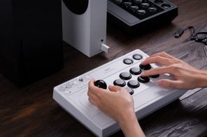 Xbox-licensed商场坚持让你玩现代游戏的怀旧复古的控制器