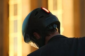 这种先进的电动自行车头盔提供全头保护外观和感觉很好,太